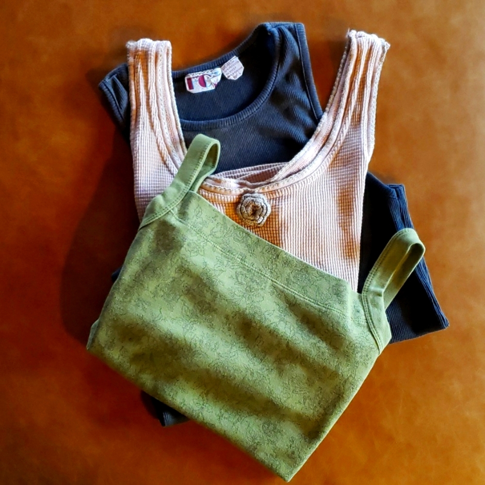 3 Tank Tops - Large - GUC
